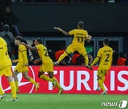 FC바르셀로나 크리스텐센의 쐐기골, 환호하는 FCB선수들