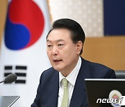 최악의 총선 성적 받아든 尹…'인적 개편·불통 극복·협치' 나설까