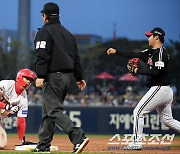 [포토] 최원준 '도루 실패'