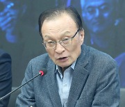 이해찬 “180석으로 뭐했냐 소리 많이 들어…이번에도 못하면 준엄 심판”