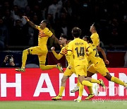 [ucl.review] '이강인 후반 16분 OUT' PSG, 홈에서 '하피냐 멀티골' 바르셀로나에 2-3 역전패