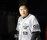 [포토] 류현진,2점 리드 6회 무실점 역투