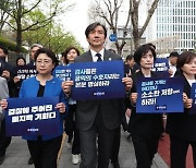 조국 "검찰에 마지막 경고…김건희 여사 소환 조사하라"