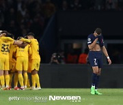 ‘이강인 61분’ PSG, 안방서 바르사에 2-3 역전패..하피냐 멀티골