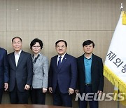 재외동포청, 정책자문위원 11명 위촉…위원장에 박인기 교수