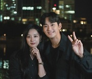 독일에서 미모로 국위선양..김수현♥김지원, 너무 잘 어울려 ('눈물의 여왕')