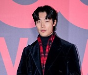 “말 아끼고 싶다”는 류준열, 입 꼭 열어야 할까 [Oh!쎈 레터]