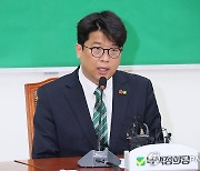 발언하는 김준우 상임선대위원장