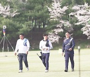 '큰형님' 없이 파리 가는 김우진·김제덕 "고생하셨습니다!"