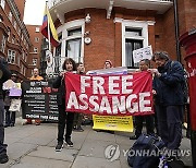 Britain Assange