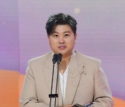 [TEN포토]김호중 '남자 스타플래닛 인기상 수상'