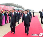 '조중 우호의 해' 맞아 中 서열 3위 자오러지, 전날 북한 도착