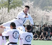 '따스한 햇살과 멋진 공연'