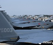 연합편대군 종합훈련 위해 주기된  F-15K, FA-50