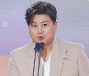 김호중, 최고의 가수상은 아리스에게