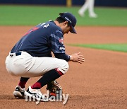 [MD포토] 이학주 '잡을 수 있었는데...아쉬움 가득'