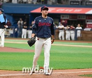 [MD포토] 박세웅 '완전히 무너진 롯데 안경 에이스'