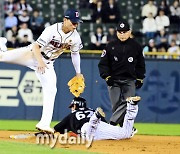 [MD포토] 도루 성공 최승민 '내가 빨랐어'