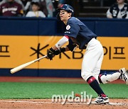 [MD포토] 김민석 '잘맞은 타구...결과는?'