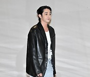 이수혁, '귀여운 미소로 등장' [사진]