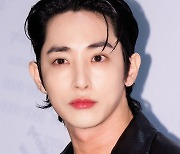 [T포토] 이수혁 '나이 잊은 비주얼'