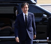 국립서울현충원 찾은 조국 대표