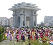 북한, 김정은 노동당 제1비서 추대 12주년 경축 여맹 무도회 진행