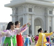 북한, 김정은 노동당 제1비서 추대 12주년 경축 여맹 무도회 진행