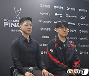 T1, 한화에 역전승 거두며 LCK 결승 진출…내일 젠지와 격돌(종합)