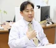 운동하면 사라지는 허리 통증… 강직성 척추염일 수도[베스트 닥터의 베스트 건강법]