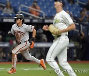 '훔치기 시작!' 이정후, MLB 데뷔 첫 도루와 4경기 연속 안타의 활약