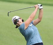 상승세 탄 이민영, KKT컵 대회 첫날 8위…신지애·안신애는 41위 [JLPGA]