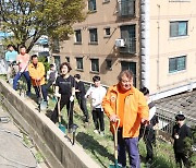 '민족·호국학교' 수원 삼일공고 교정에 무궁화 심었다