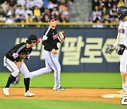 강승호, '김대현 공 빠지며 도루' [사진]