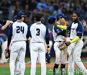 [ST포토] 키움, 롯데 상대로 8-1 승리