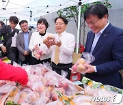 광주시 농축산물 금요직거래장터 개장…10~20% 저렴