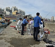 울산해경, 더위 피해 바다에서 수영 중 탈진 초등생 5명 구조