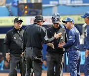 엉터리 볼 판정 후 담합 프로야구 주심…KBO, 경위 조사한다