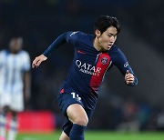 스트라이커 노리는 PSG, 타깃은 나폴리 '마스크맨'...그런데 이강인이 거론된다?