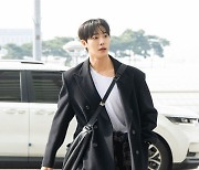 추영우,'멋스러운 출국' [사진]