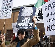 Britain Assange