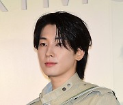 [TEN포토]세븐틴 원우 '마성의 분위기남'