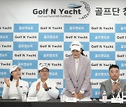 [mhn포토] 구민지 단장 '골프단 우승으로 보답'