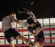 다이나핏 '할거면 진짜로' 캠페인 MMA편 공개 덱스, 프로선수 상대로 격렬한 격투 씬 화제