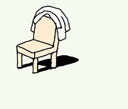 [일사일언] 카디건을 걸친 의자