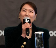 인사말 하는 김유나 빌보드 코리아 발행인