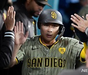 선구안 돋보인 김하성, MLB 한 경기 최다 4볼넷 활약