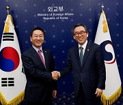 '인천이 최적지'···유정복 시장, 외교부 장관 만나 APEC 정상회의 유치 요청