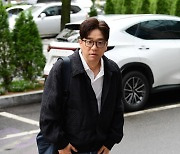 [TEN포토]이적 '싱크로유 출근길'