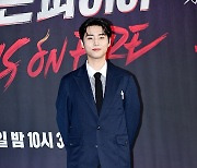 [mhn포토] 데이식스 영케이 '육각형 아티스트'